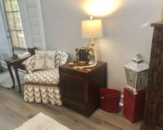 Furniture and lamps and Doo Dads