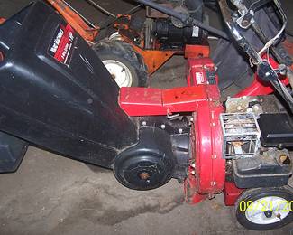 Yard Machines wood chipper (as is)