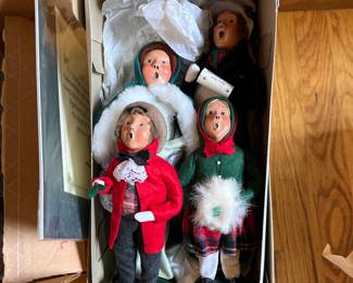 Beyers Skaters and Carolers