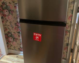 Smaller fridge new never used  great for smaller spaces