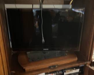 TVs/BOSE/DVD players