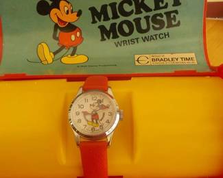 1975 Mickey Mouse Childs Small Womans Wrist Watch Wind Up