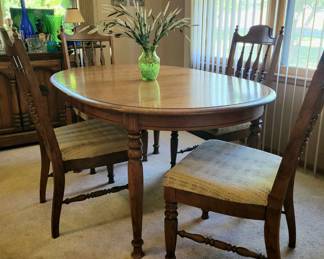 Vintage Dining Table & 4 Chairs- + 2 extension leafs