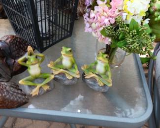 Cute frogs