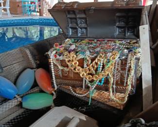 Treasure chest inside boat..so cute!