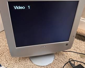 Sony flat screen 15" LCD color tv with remote