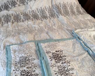 Queen size embroidered floral comforter, minor thread pulls, aqua border and reverse, standard pillow & 22" square pillow shams