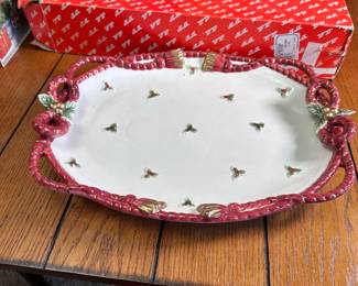 Fitz & Floyd Santa Christmas oval platter (leaves at each end have a tiny chip) 14"