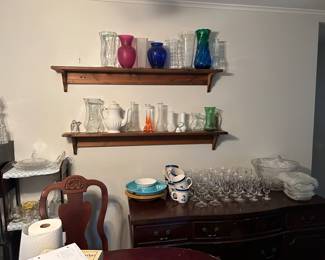 Vases, drinking glasses, lazy Susan’s 
