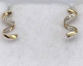 Lot 046  
Diamond and Gold Twist Earrings