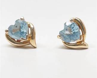 Lot 050  
Blue Topaz and 14 K Gold Earrings