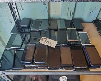 #3006 • Approx 36 Samsung and Android Phones
