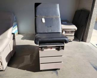 #2002 • Ritter 107 Stirrup Positioning Chair
