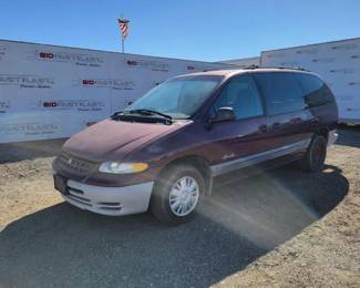#322 • 1999 Plymouth Voyager
