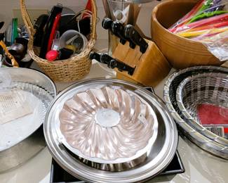 Baking, serving and prep items