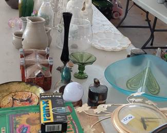 Horse planters, pottery.