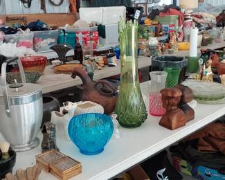 Beautiful smith glass vase. Two wooded heads of old man and woman. Designer coasters.