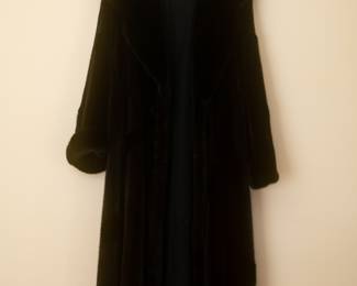 &nbsp;Henig Furs GROSVENOR Canada&nbsp;