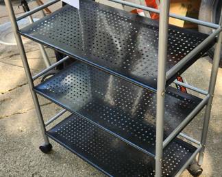 Rolling storage cart 