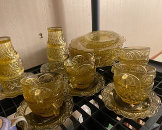Vintage scalloped rim yellow Depression glass - diamond cut.