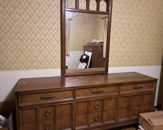 Vingate - solid wooden dresser. Very heavy - would look amazing refinished. Missing hardware is in the drawer.