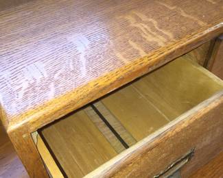 A closer look at the two-drawer file. 