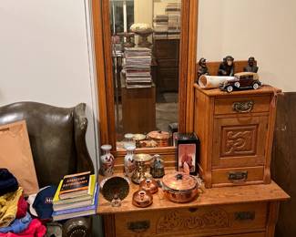 This low profile mirror and cabinet of drawers is perfect for one of you out there.