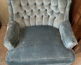 This chair is also a Chazan's item.