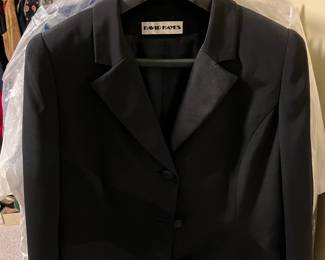 David Hayes jacket in black.