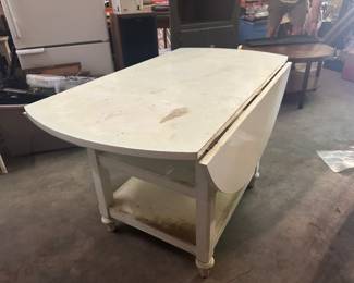 Same table as previous photo. Leaf extended down 