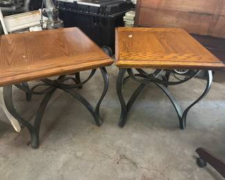 Set of end tables 