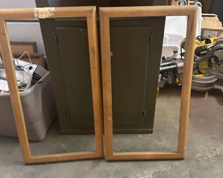 Great wooden frames. Possibilities are endless on what to do with them 