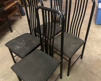 Set of 4 dinette chairs. Would be great for someone starting out. Reupholster them and then 😎