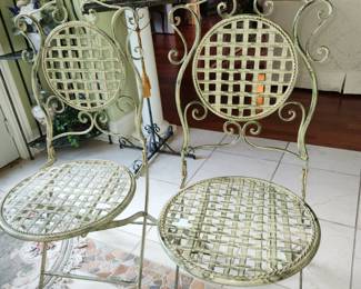folding metal chairs