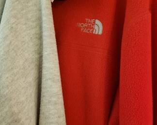 The North Face Pull over