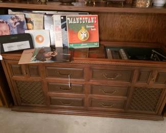 AM/FM Stereo, Record Player, Reel to Reel Player. Works very well