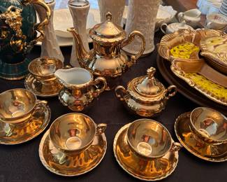 Golden porcelain coffee set