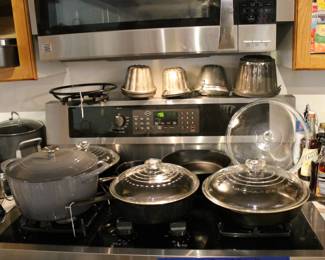 CAST IRON AND SALADMASTER