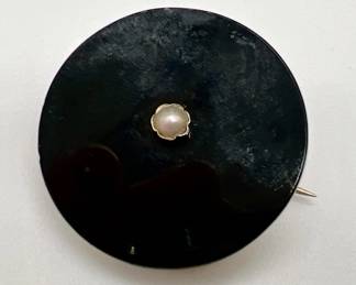 10K Gold Antique Victorian Mourning Brooch
