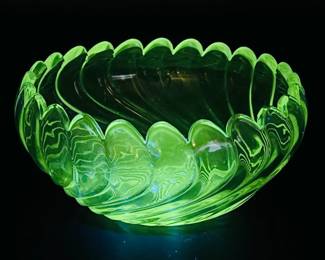 Fostoria MCM Vaseline Glass Bowl Scalloped Edge
