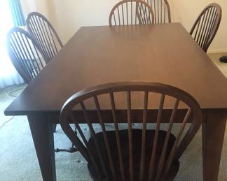 WITH MATCHING TABLE IN EXCELLENT CONDITION
