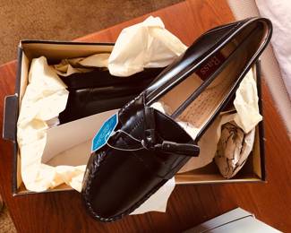 10 1/2 NEW IN BOX BASS