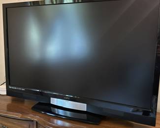 (5) Flatscreens mostly Vizeo