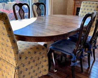 Pedestal Dining Table showing w/2 leaves