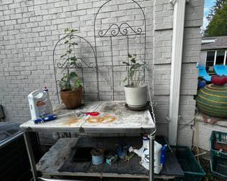 Potting table
