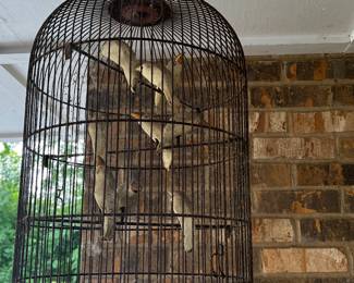 Birdcage w/glass birds
