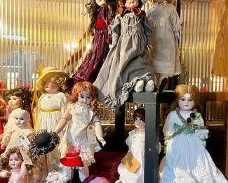 Good pricing on Collectible Dolls ! 