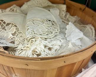 Doilies/Linens