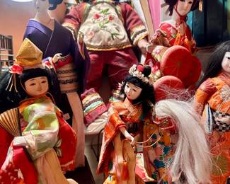 Japanese Dolls, Lg Chinese Doll in Box giftable