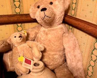STEIFF Bear w/button plus